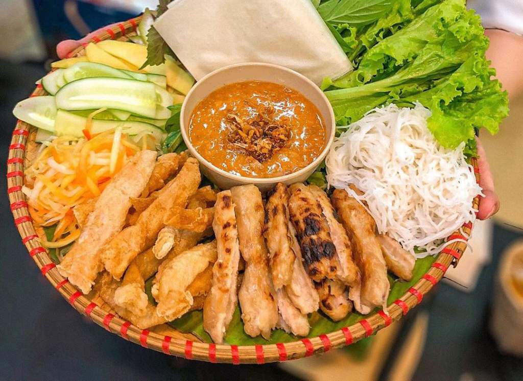 Nem nướng Nha Trang có gì hấp dẫn? Gợi ý quán ngon ăn là nhớ ở Sài Gòn